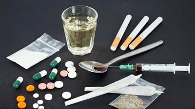 المخدرات تقضى على حلم شاب