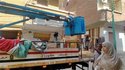 حملات تفتيشية بمراكز أسيوط والبداري لمراجعة الإعلانات غير المرخصة