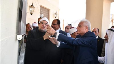 بـ 20 مليون جنيه .. محافظ جنوب سيناء ووزير الأوقاف يفتتحان مسجد الصديق بنويبع