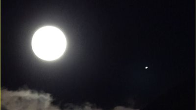 المشتري بجوار القمر غدًا.. ظاهرة فلكية تحدث للمرة الثانية خلال شهر