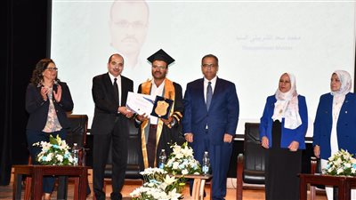 عبدالفتاح سعود يشهد حفل تخرج كلية العلوم بجامعة عين شمس