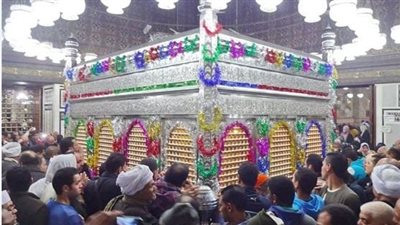 لماذا يحتفل المصريون بمولد الحسين مرتين في السنة؟