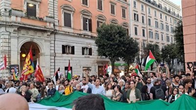 شاهد.. الآلاف يتظاهرون في روما تضامنًا مع فلسطين: 