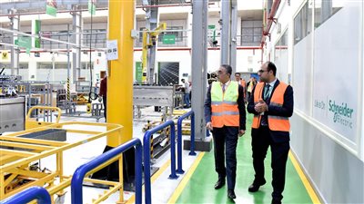 شنايدر إلكتريك تؤكد تعزيز استثماراتها في مصر 