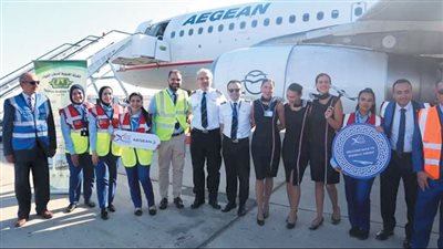 بالهدايا التذكارية ورش المياه.. مطار شرم الدولى يستقبل أولى رحلات «إيجين اليونانية».. ومطار الأقصر يستقبل «Air Caraib»