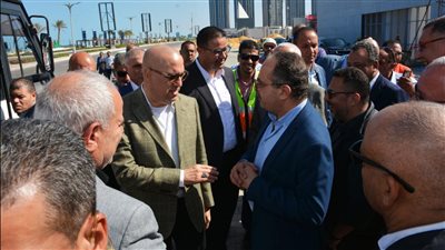 وزير الإسكان خلال تجوله بمدينة العلمين الجديدة: عايز المواقع خلية نحل