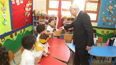 صور| محافظ كفر الشيخ ووزير التربية والتعليم يتفقدان عددًا من المدارس