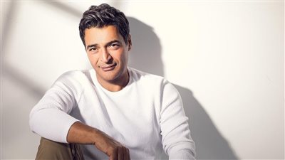 حميد الشاعري يدعم القضية الفلسطينية بكل لغات العالم