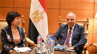 على هامش أسبوع القاهرة السادس للمياه .. وزير الري يلتقى نظيرته الصينية