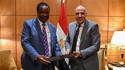 سويلم يبحث مع وزير المياه والبيئة بأوغندا تطوير العلاقات المشتركة بين البلدين