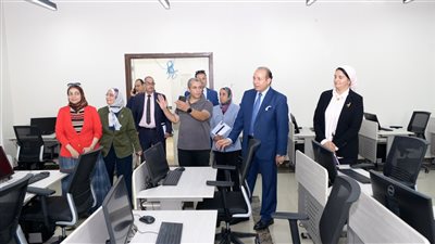 رئيس جامعة المنصورة الأهلية يتابع انتظام سير الدراسة 