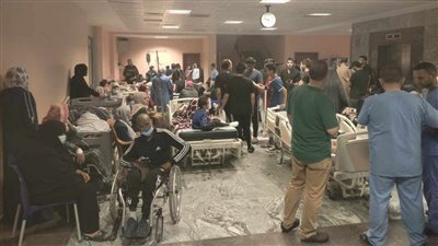 حالة ذعر تنتاب مرضى السرطان بالمستشفى التركي بعد قصفه من قبل الاحتلال.. فيديو