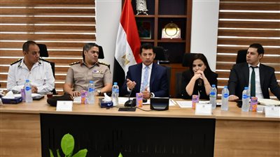 وزير الشباب والرياضة يلتقي باللجنة العليا للرعاية الطبية للرياضيين