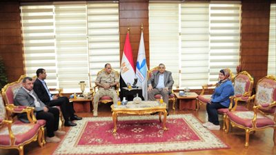 رئيس جامعة كفر الشيخ يستقبل مدير منطقة تجنيد وتعبئة المنصورة