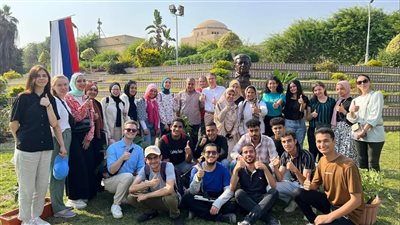 البيت الروسي يحتفل بمئوية الشاعر رسول حمزاتوف