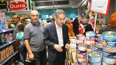 إستمرار الجولات المفاجئة لمحافظ الغربية للاطمئنان علي انخفاض السلع 