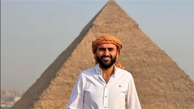 الشيف بوراك التركي يزور الأهرامات.. أنا بحب مصر