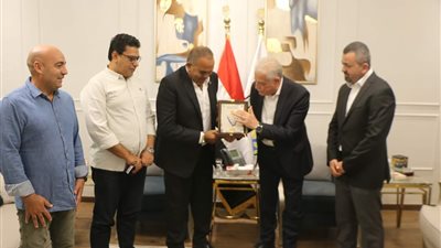 محافظ جنوب سيناء يهنئ الاتحاد المصري والعربي بنجاح بطولة الجمهورية للسباحة بالزعانف بشرم الشيخ