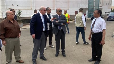 في زيارة مفاجئة.. وزير قطاع الأعمال يتفقد مصانع شركة النصر للكيماويات الدوائية