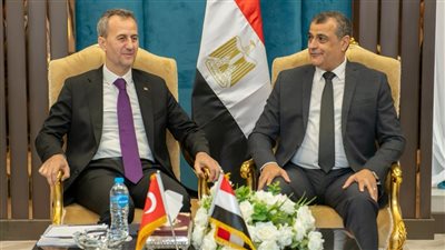 وزير الدولة للإنتاج الحربي يستقبل 