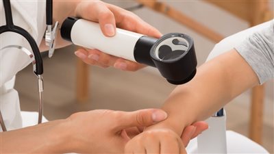احترس.. الأمراض الجلدية الأكثر انتشارًا بالخريف