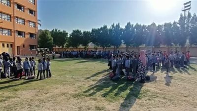مدير تعليم قنا يشدد على رفع سجل الحضور والانصراف في المواعيد المقررة 