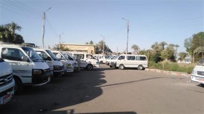 استقرار أسعار تعريفة الأجرة بمواقف محافظة قنا