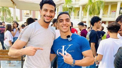 الساحر محمد جادو في عرض خاص بالجامعة البريطانية