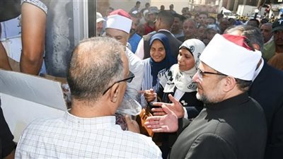 وزير الأوقاف يشهد توزيع طن لحوم أضاحي وإطعام الأوقاف