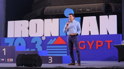 وزير الرياضة يُكرّم الفائزين بالمراكز الأولى ببطولة Iron Man بسهل حشيش بالغردقة