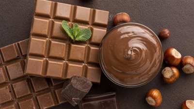 تحمي القلب وتحسن الحالة المزاجية .. 6 فوائد للشوكولاتة 