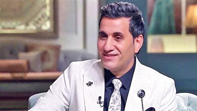 التحقيق مع المتهمين بسرقة شقة المطرب أحمد شيبة