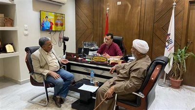 وكيل تعليم قنا يعقد اجتماعًا موسعًا مع رؤساء مجلس الأمناء 