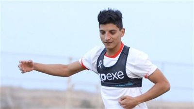 أحمد مصطفي خارج تشكيل الاخدود لمواجهة أبها في الدوري السعودي 