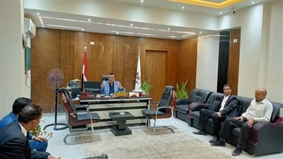 وكيل تعليم قنا يستقبل خريجي الدفعة الأولى في دبلوم القيادة التربوية 