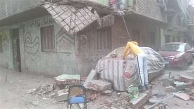 تحطم 3 سيارات بسبب سقوط بلكونة في الإسكندرية