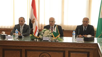 محافظ الجيزة: دعم منظومة المواقف بـ20 موقف سرفيس جديد