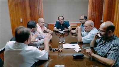 نشر الفرق الإشرافية والمتابعة على مائدة إجتماعات صحة سوهاج