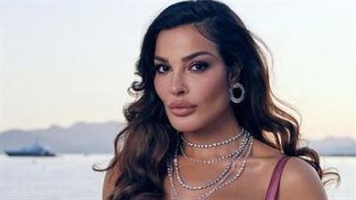  نادين نسيب نجيم تتألق بأحدث صيحات موضة البدلات النسائية 
