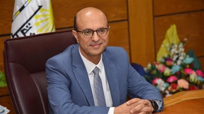 رئيس جامعة أسيوط يشكل الهيكل الإداري لمكتب العلاقات الدولية وشئون الجامعات العربية 