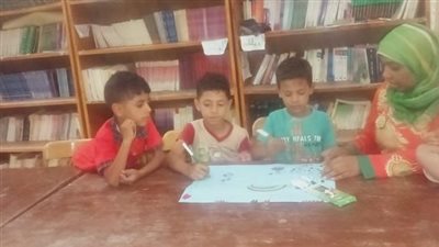 مرسم عن الاحتفال باعياد الطفولة تنظمه مكتبة شرق بولاق الثقافية بالوادي الجديد