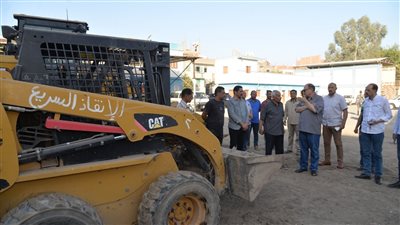 محافظ أسيوط يشهد اصطفاف معدات وحدة الإنقاذ السريع للتأكد من جاهزيتها الفنية