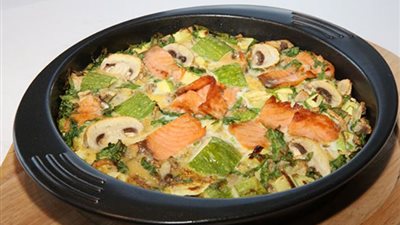  صينية خضار بالسلمون المدخن