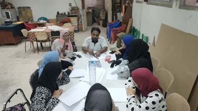 نادى الفتاة والمرأة بمركز شباب ناصر بأسيوط ينظم ورشة عمل الرسم بالفحم