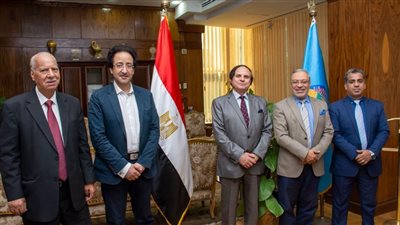 رئيس جامعة طنطا والأمين العام لرابطة الجامعات الإسلامية يبحثان تعزيز التعاون المشترك