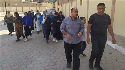 أعضاء النادى الثقافى بحى السلام فى زيارة لمركز التنمية الشبابية بمنفلوط