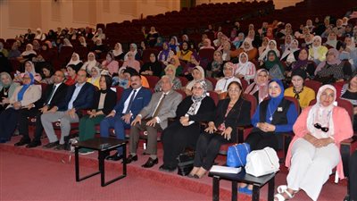 السكرتير العام لمحافظة الإسماعيلية يشهد الندوة التعريفية 
