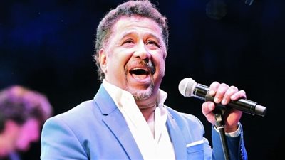 الشاب خالد يواصل جولته الغنائية بحفل جديد في المغرب.. تفاصيل