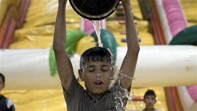 مياه الشُرب تُهدد صحة الفلسطينيين وسط حرب إسرائيل على غزة (تفاصيل)