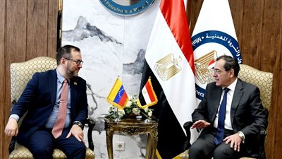   فنزويلا تستعين بالخبرات الفنية والهندسية المصرية في قطاع البترول 